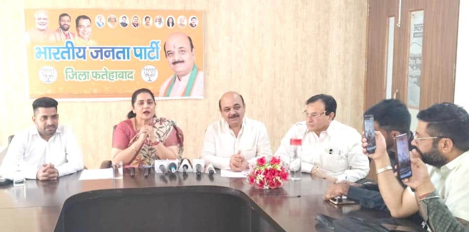 भारतीय जनता पार्टी की राष्ट्रीय कार्यकारिणी सदस्य एवं सिरसा लोकसभा क्षेत्र की पूर्व सांसद सुनीत