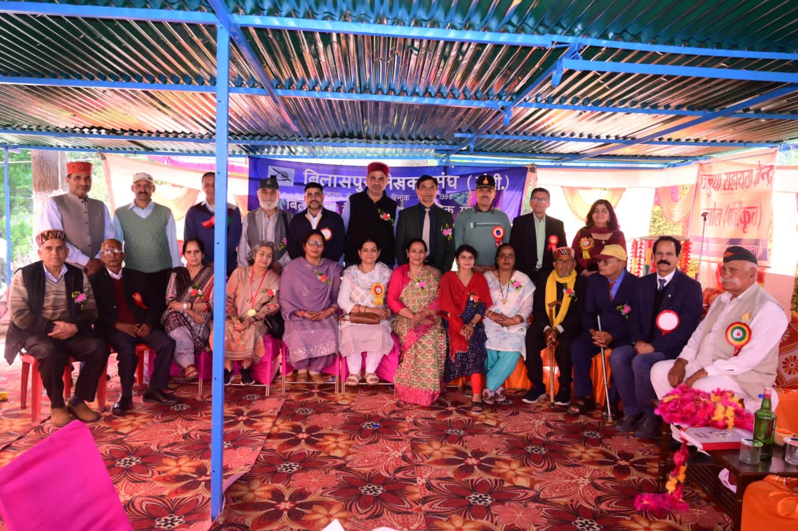 डायरी की खबर का फोटोमंजूषा सहायता केंद्र कलोल के बारहवें स्थापना दिवस समारोह में उपस्थित लोग। स