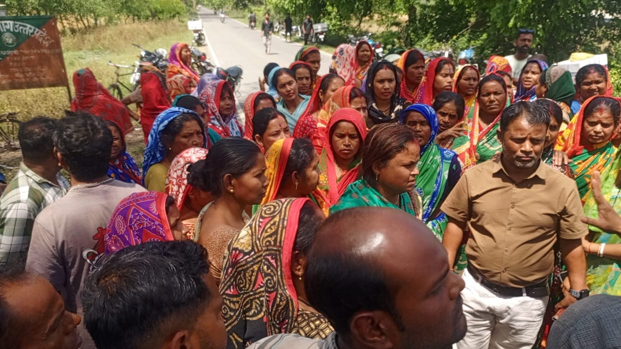 A liquor shop was opened in the village, angering the villagers and they protested.