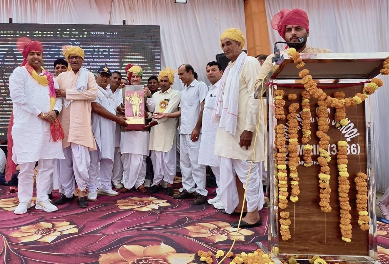Announcement of Rs 33 lakh grant for e-library