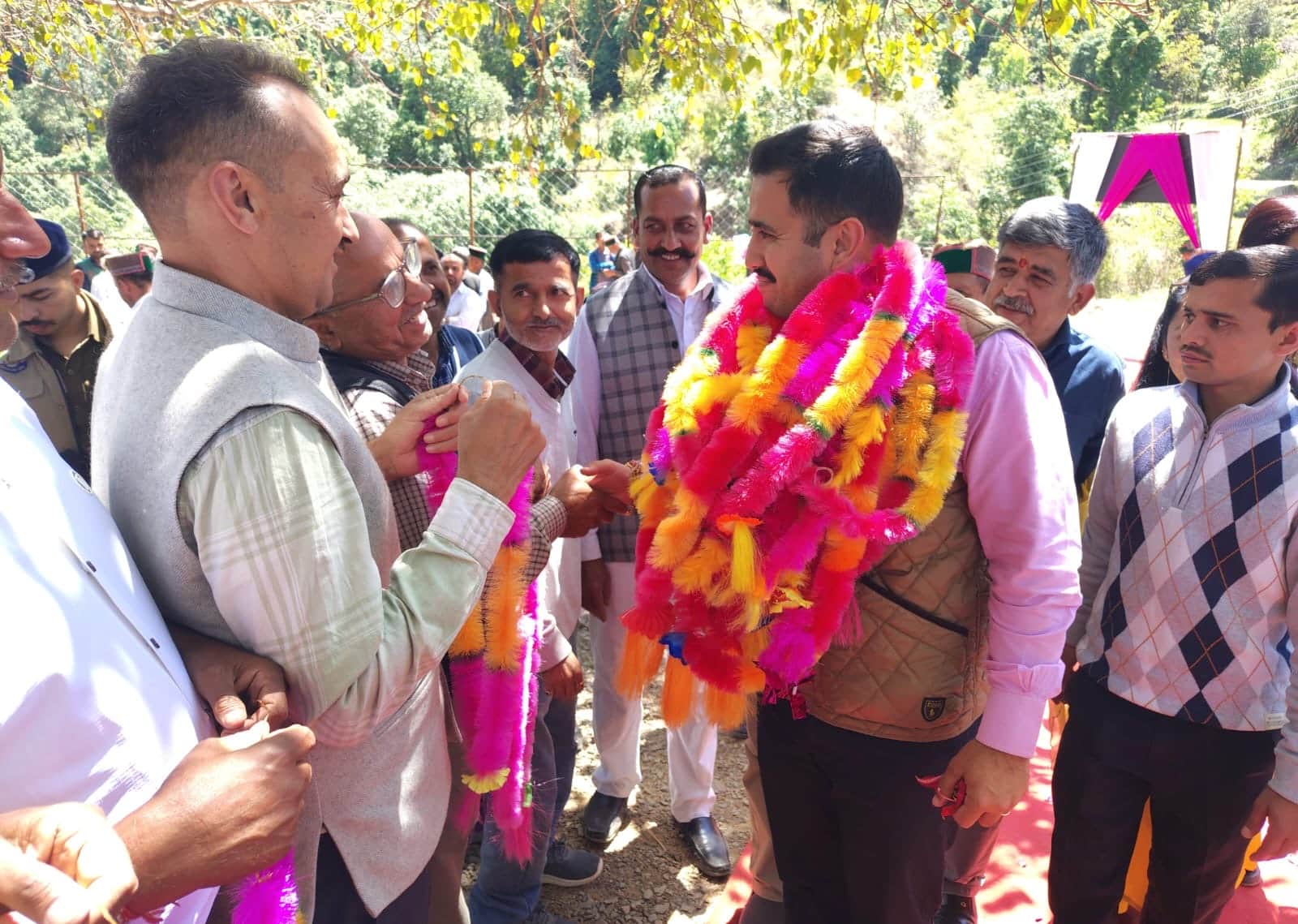 लोक निर्माण एवं शहरी विकास मंत्री विक्रमादित्य सिंह की अध्यक्षता में शिमला ग्रामीण विधानसभा क्ष