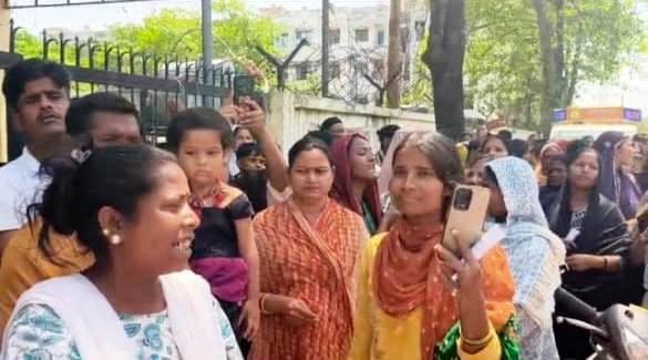 500 families lose power, mob attacks substation
