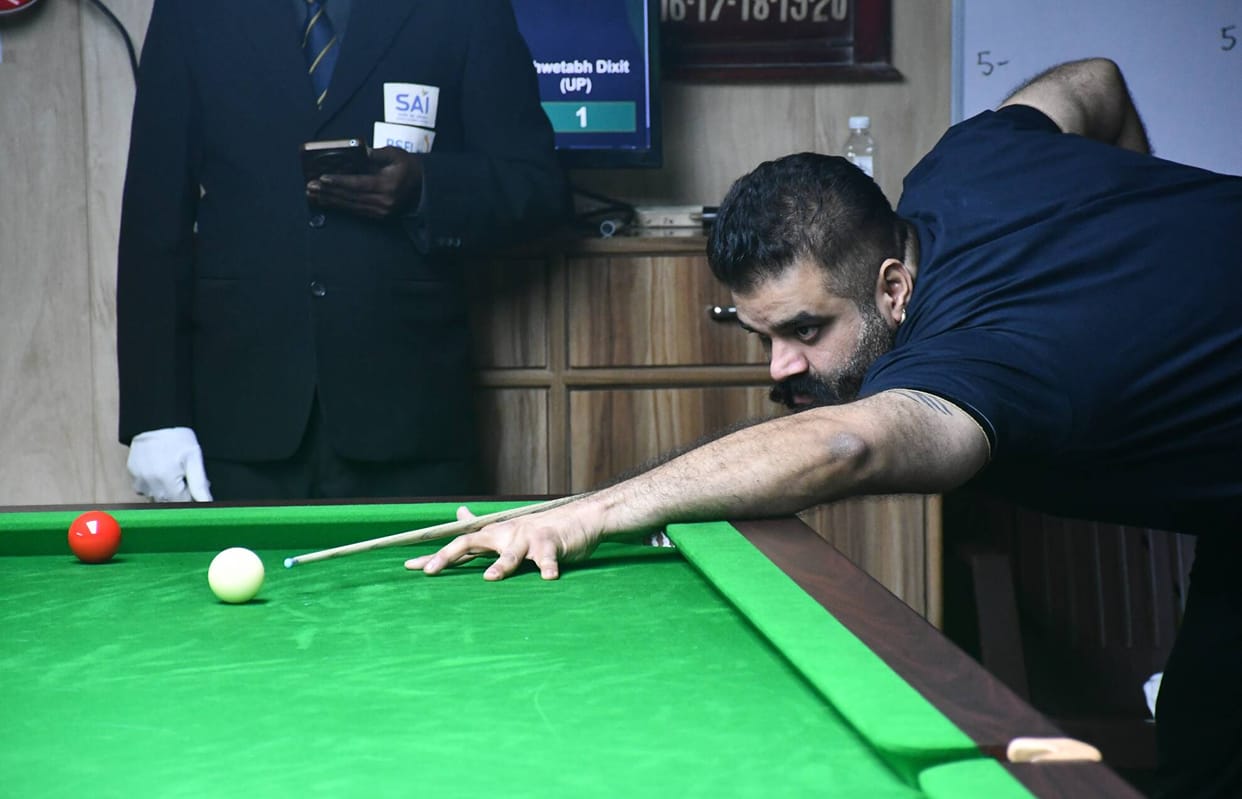 Meerut's Saurabh Chaudhary took the lead, scoring a brilliant 50 to win the match.