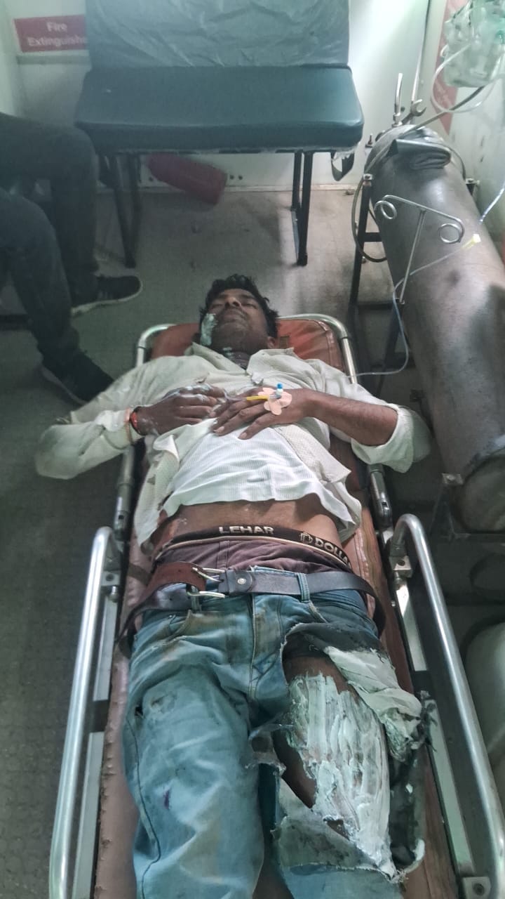 The worker climbed the pole after taking a shutdown, fell down due to electric shock.