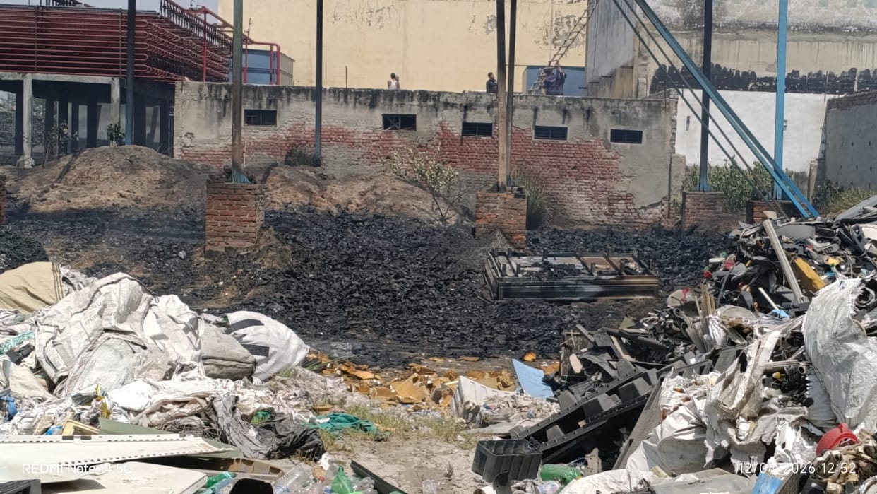 Fire breaks out in scrap warehouse, goods burnt