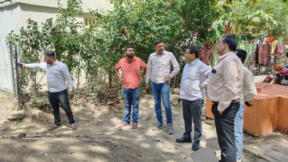 सांसद प्रतिनिधि ने घटनास्थल का किया निरीक्षण।