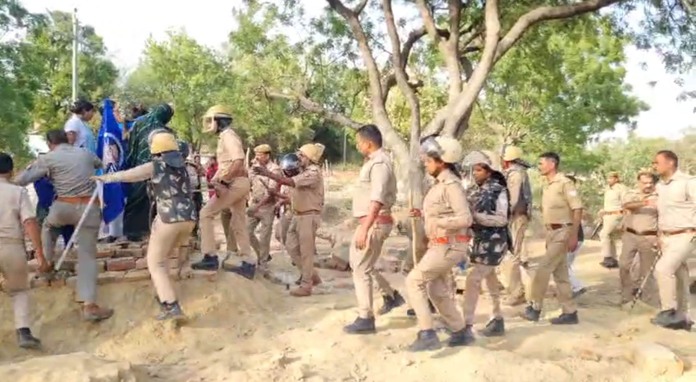 सोशल मीडिया पर वायरल वीडियो का स्क्रीनशॉट।