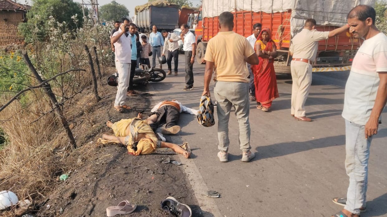 Speeding Trailer Crushes Motorcyclists Husband and Wife Dead One Critical Accused Driver Absconding in Raigarh