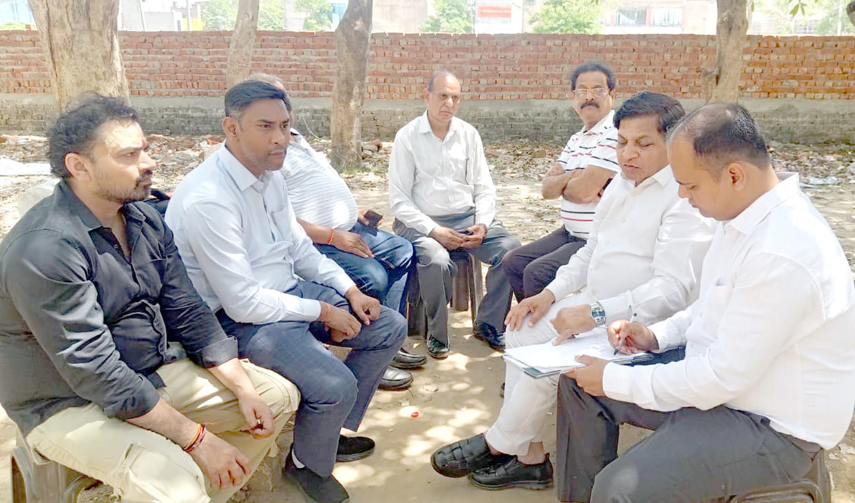 Discussion regarding the ongoing construction and beautification of the garden