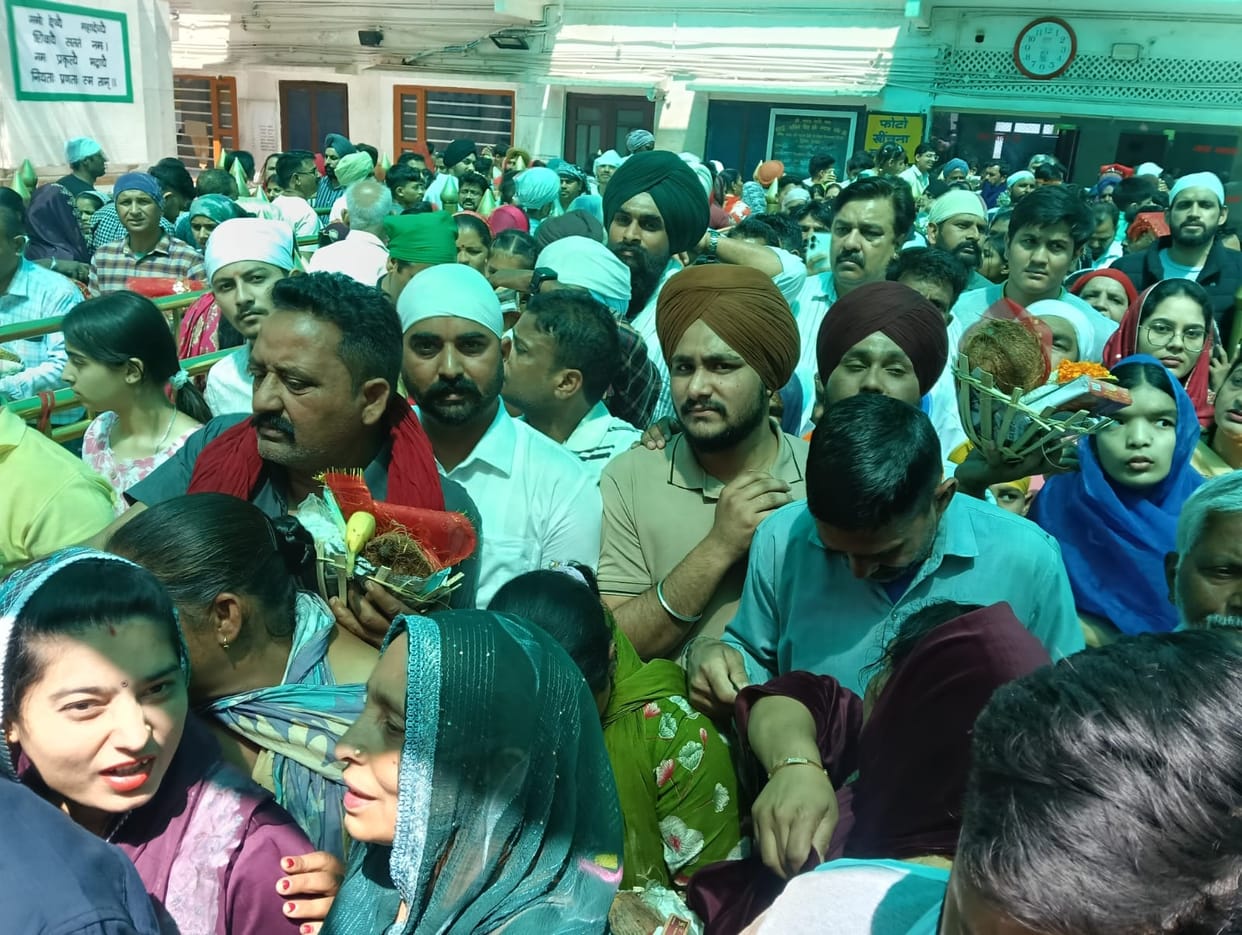 42 thousand devotees bowed their heads at Naina Devi temple.