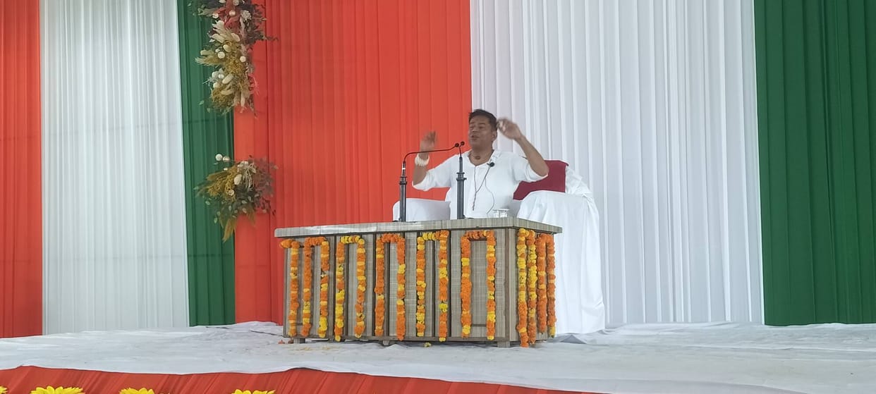 Administered a pledge to preserve the lineage and achieve freedom from addiction.