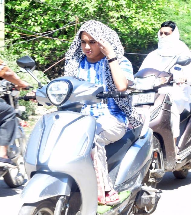 When the sun glared, the heat started making us miserable