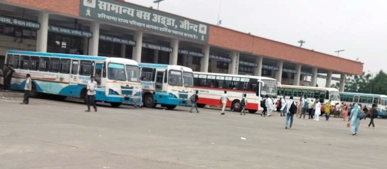 Passengers upset as fares in AC buses are not in round figures
