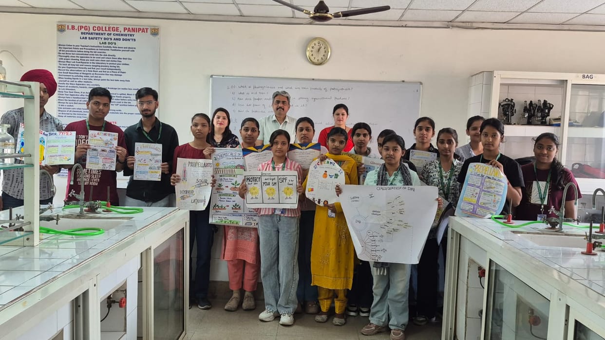 Swati Secures First Place in Chemistry Department's Poster Activity