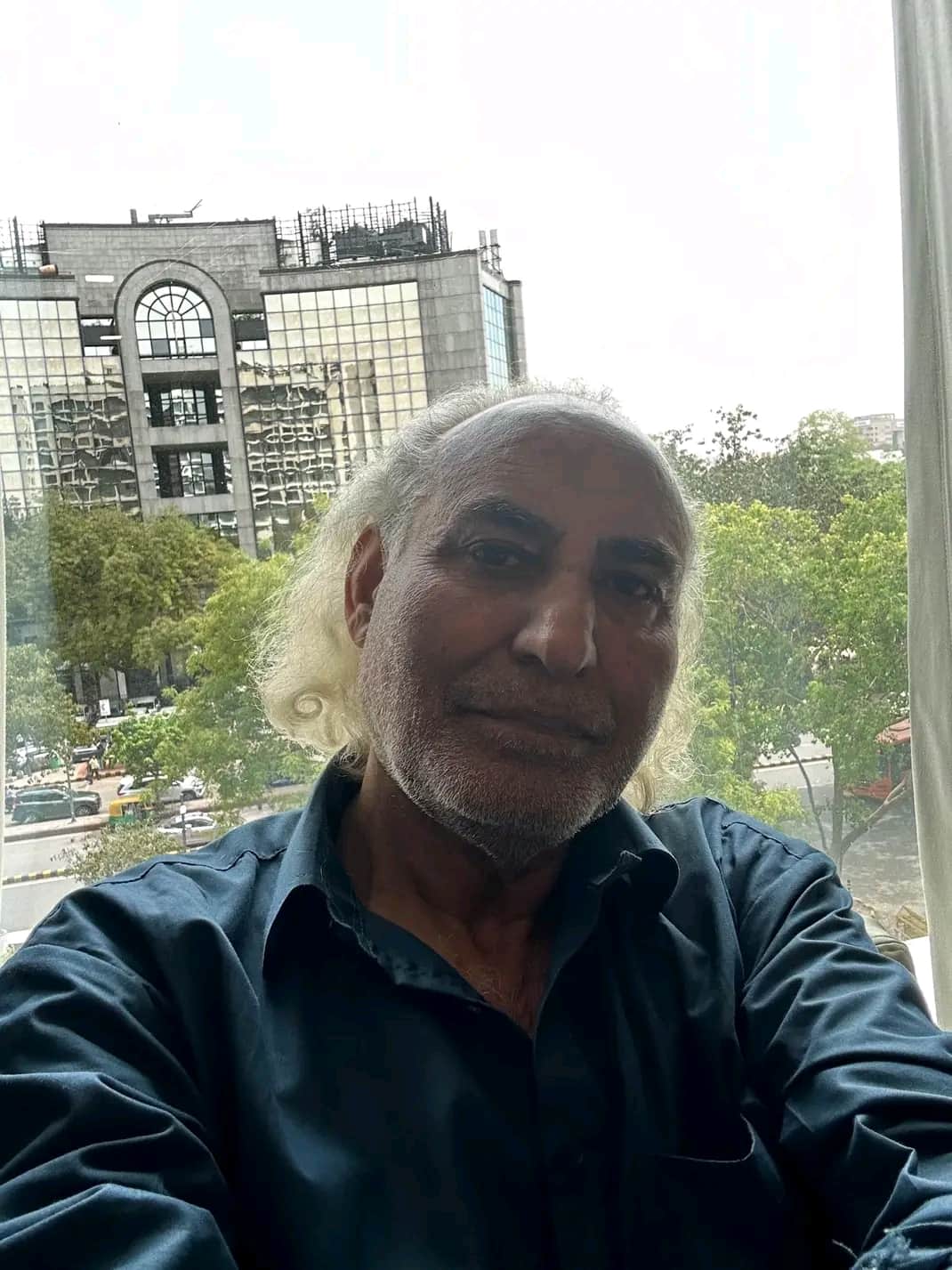 अनंतनाग के निपोरा के कश्मीरी कवि अली शायदा।