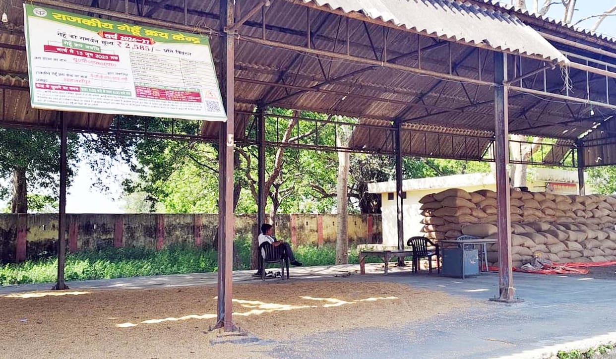 Weighing only at RFC and FCI centers... gunny bags are unavailable at other centers.
