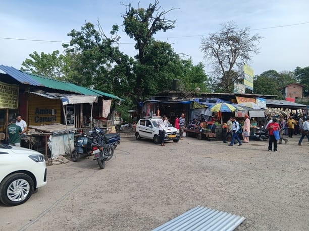 Notices handed over to stall holders in Bhota