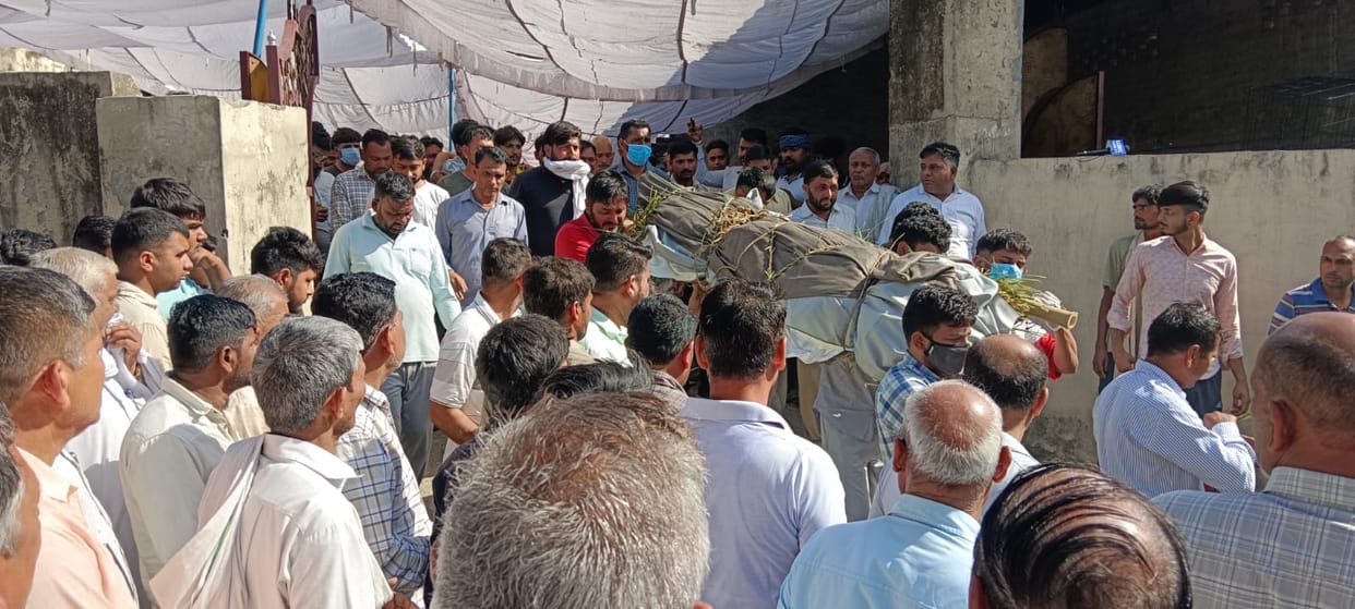 Chetak Sharma's body arrives in a coffin 16 days after his death in America, leaving the entire village in tears.