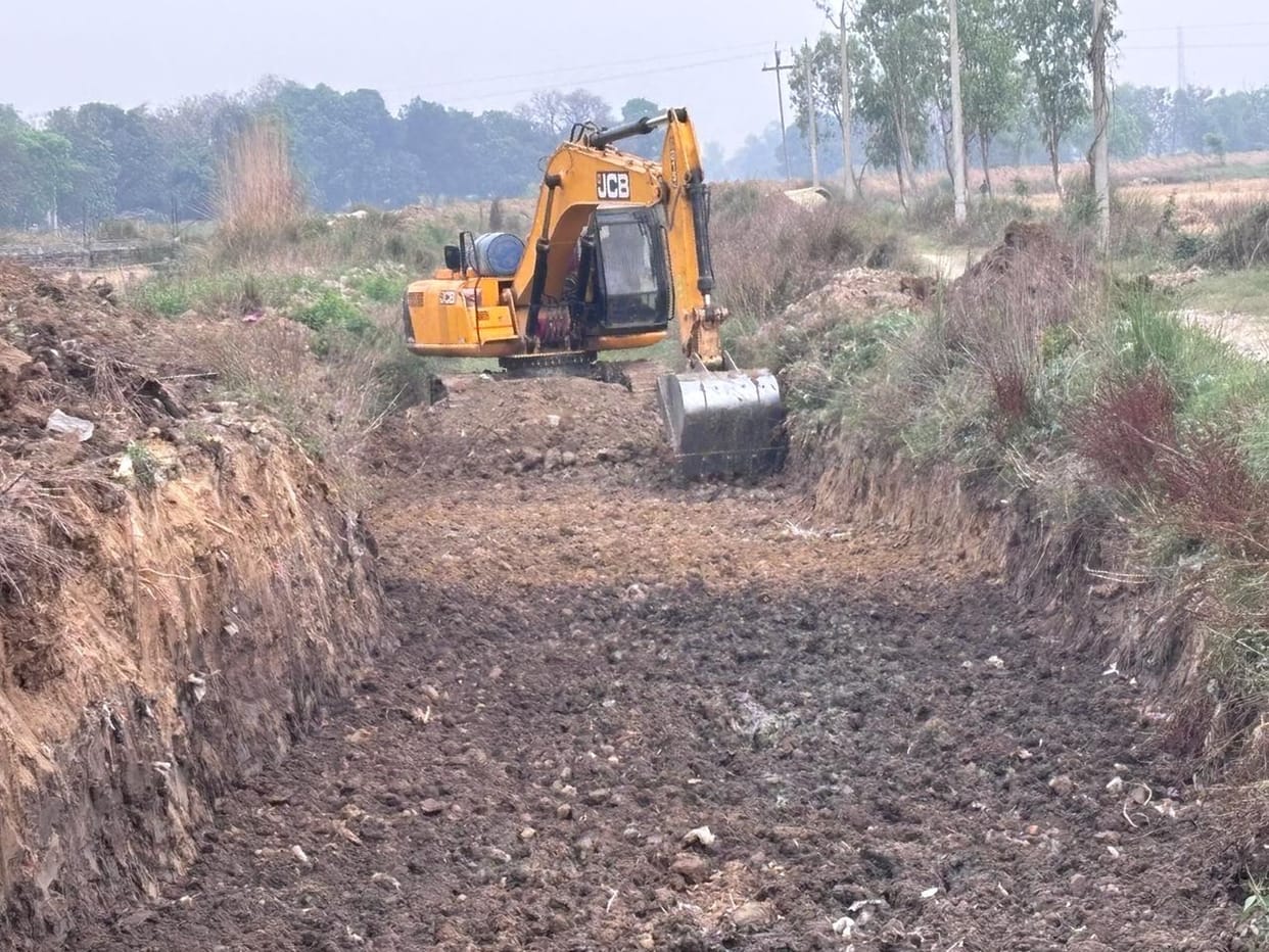 Mahedeiya Rajbaha is being widened by four meters
