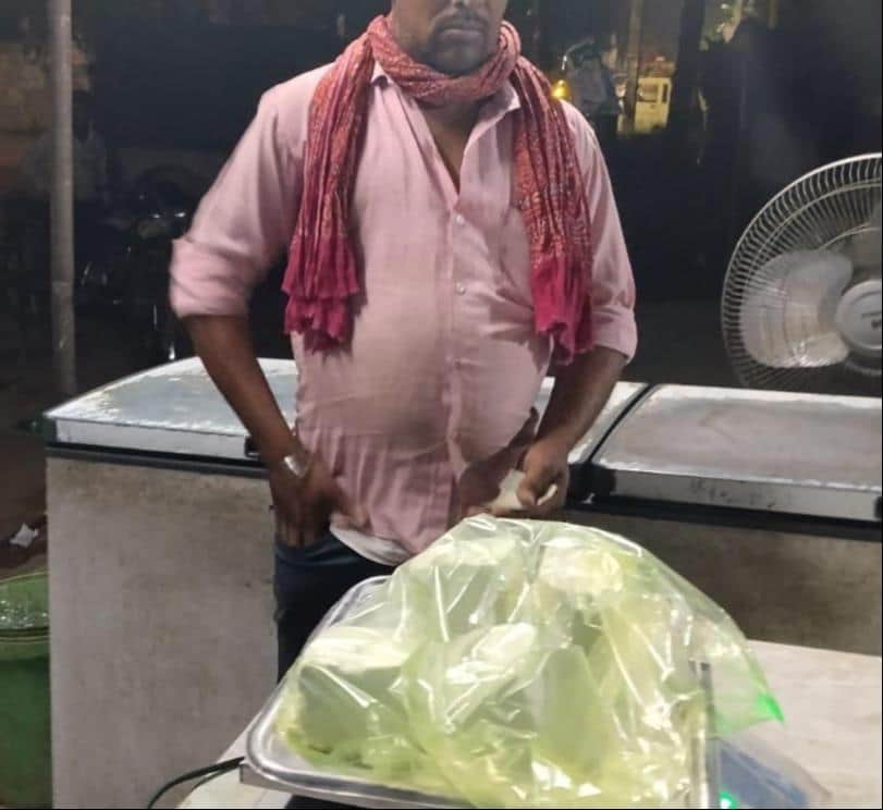 गांधीनगर बाजार में कुछ इस तरह से पनीर की हो रही बिक्री संवाद