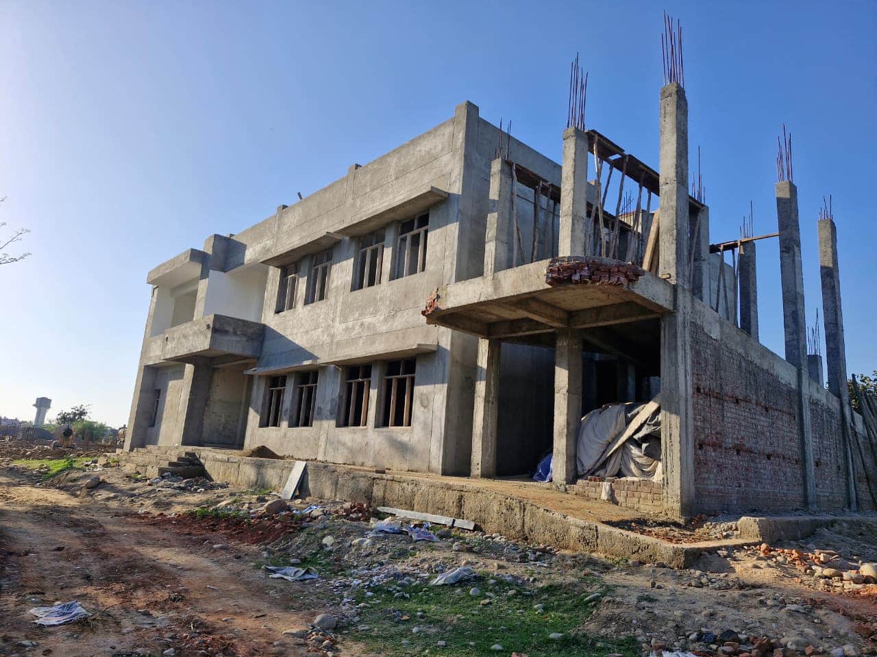 कठुआ में निर्माणाधीन जिला विकास परिषद का कार्यालय। संवाद