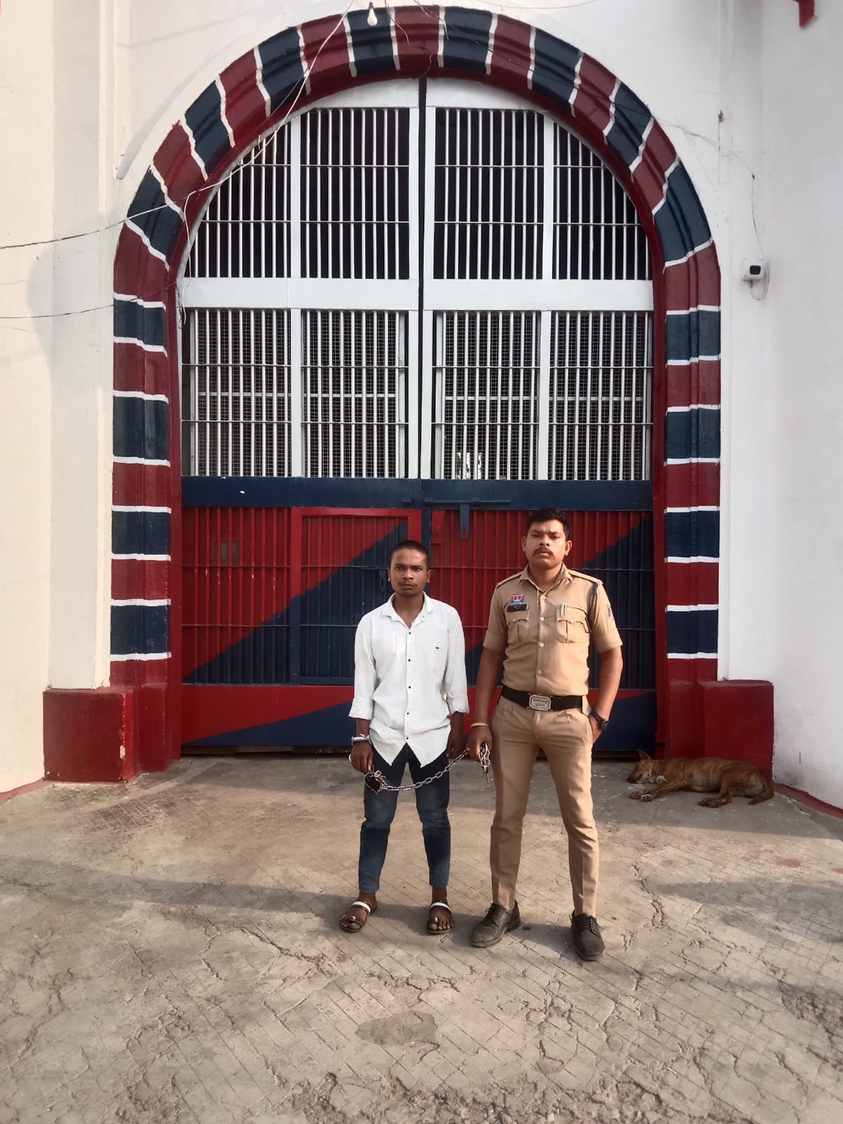 पुलिस की गिरफ्त में आरोपी