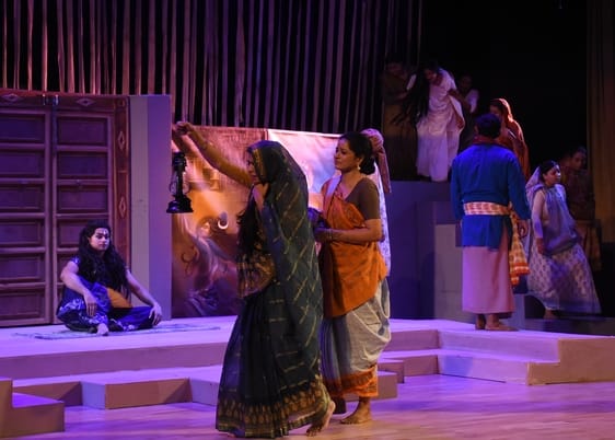 The ceremony drew to a close with the presentation of a bouquet of plays.
