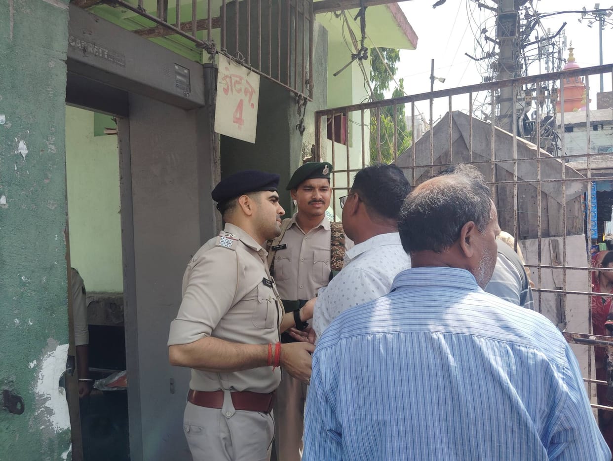 Threat to Blow Up Hajipur Court Administration on Alert Court Premises Evacuated and Intensive Search Underway