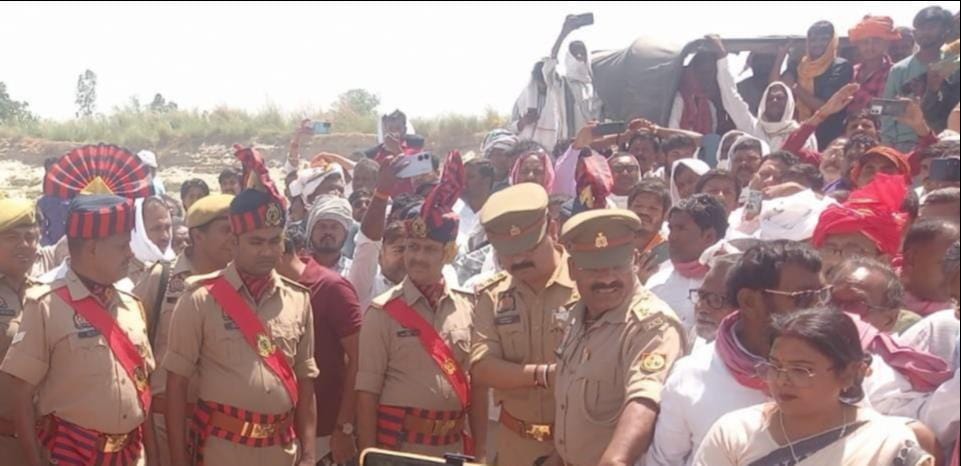 Former minister given final farewell with state honours