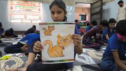 Disabled people made paintings in the sign language camp