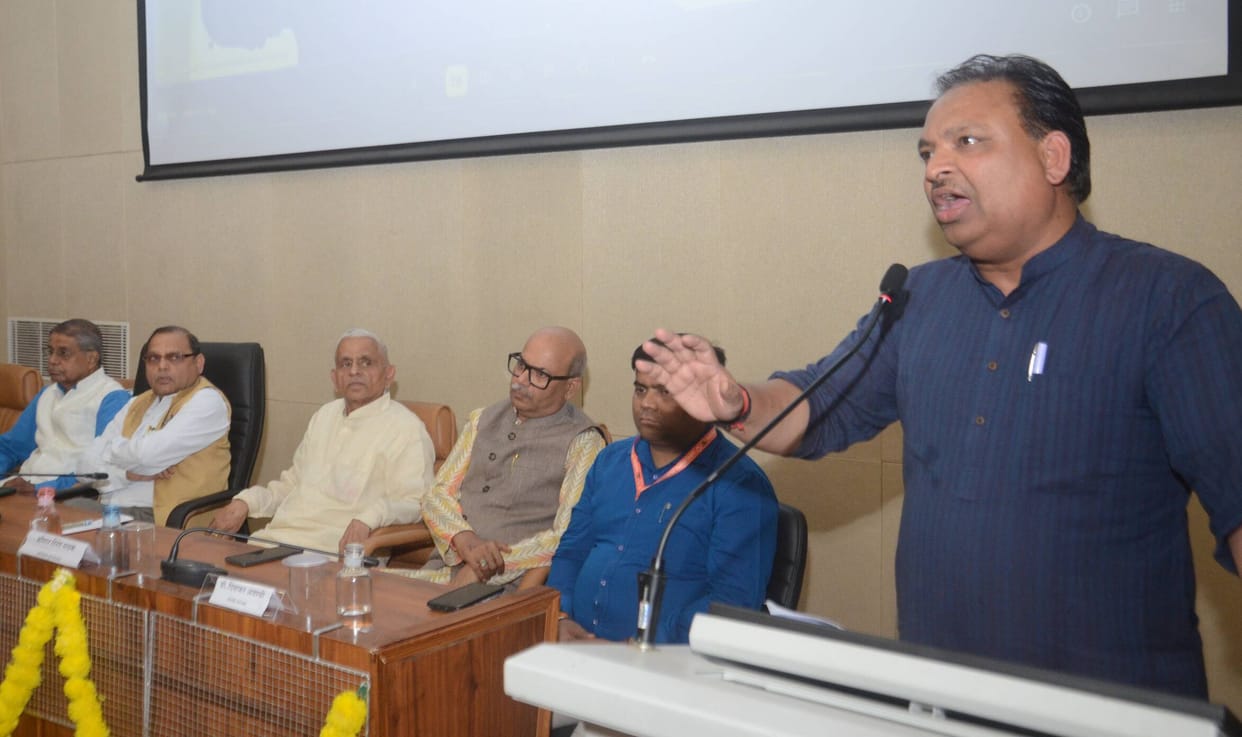 Students explained various dimensions of journalism in their research papers.