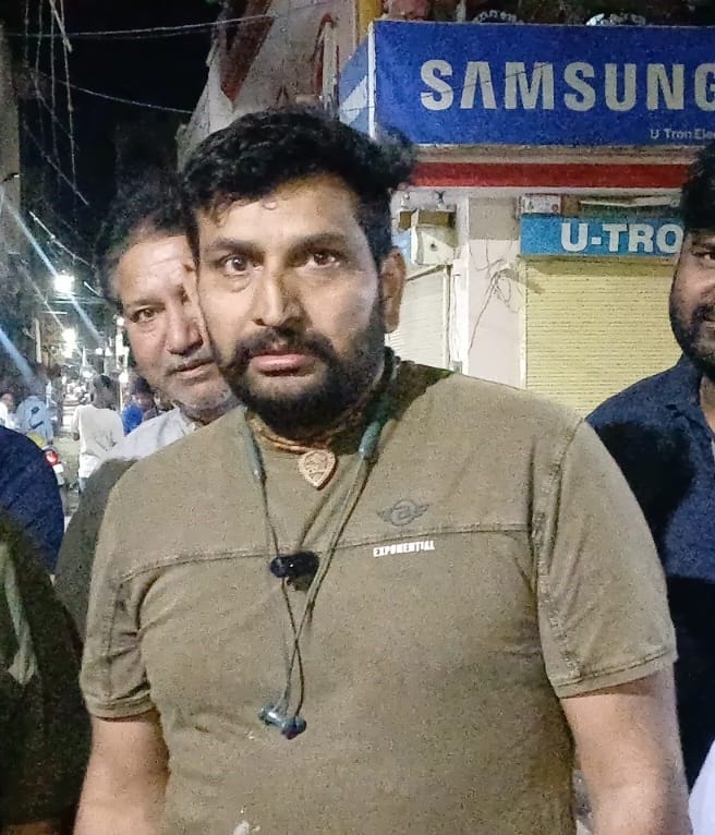 Balcony of 25-year-old building collapses in Green Park, Maheshwar Nagar, one injured