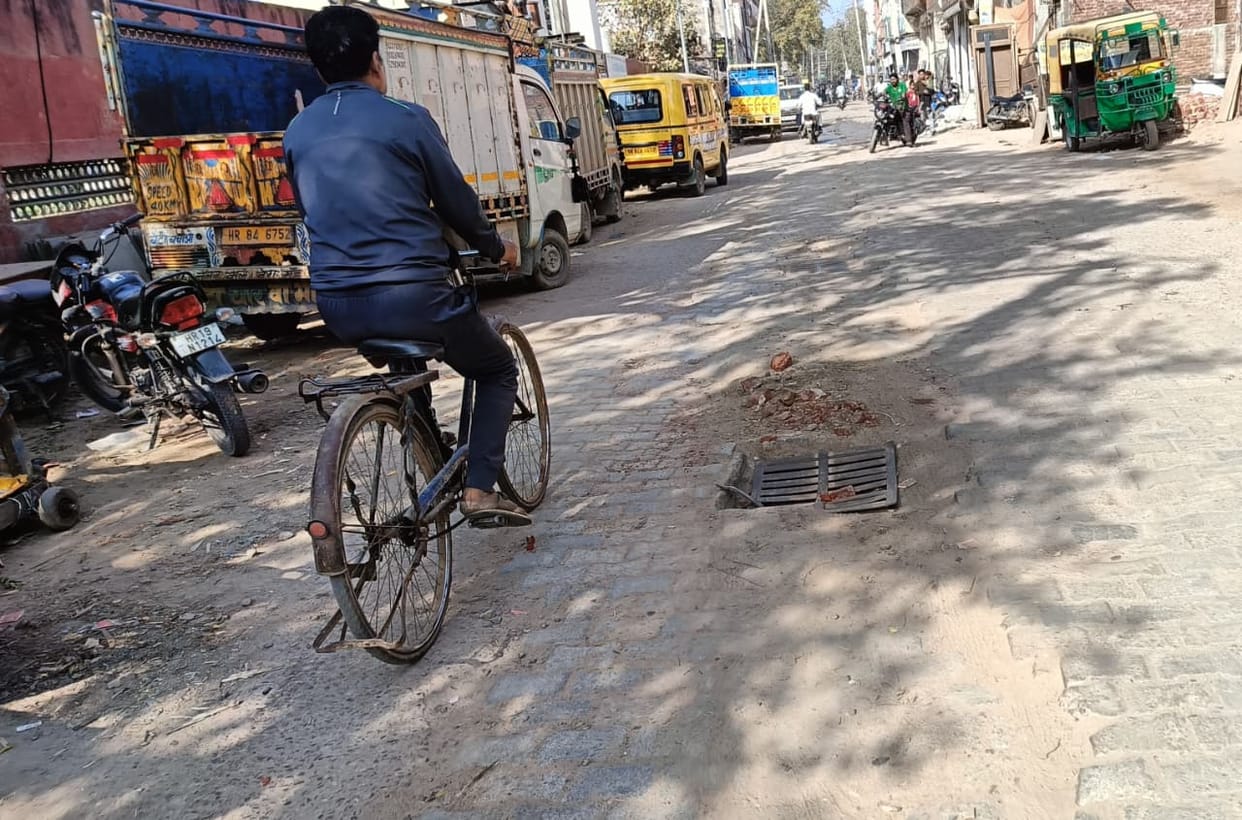 Two main roads of the city will be reconstructed at a cost of Rs 2.79 crore.