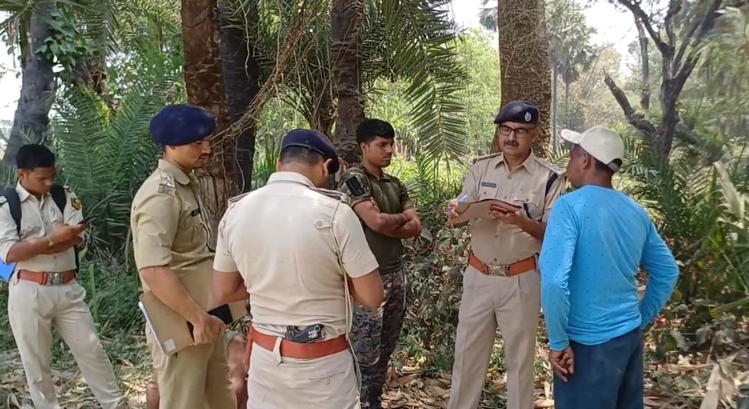 Ayodhya: A newborn's severed head was found in a wheat field, causing a stir in the area; police teams are sea