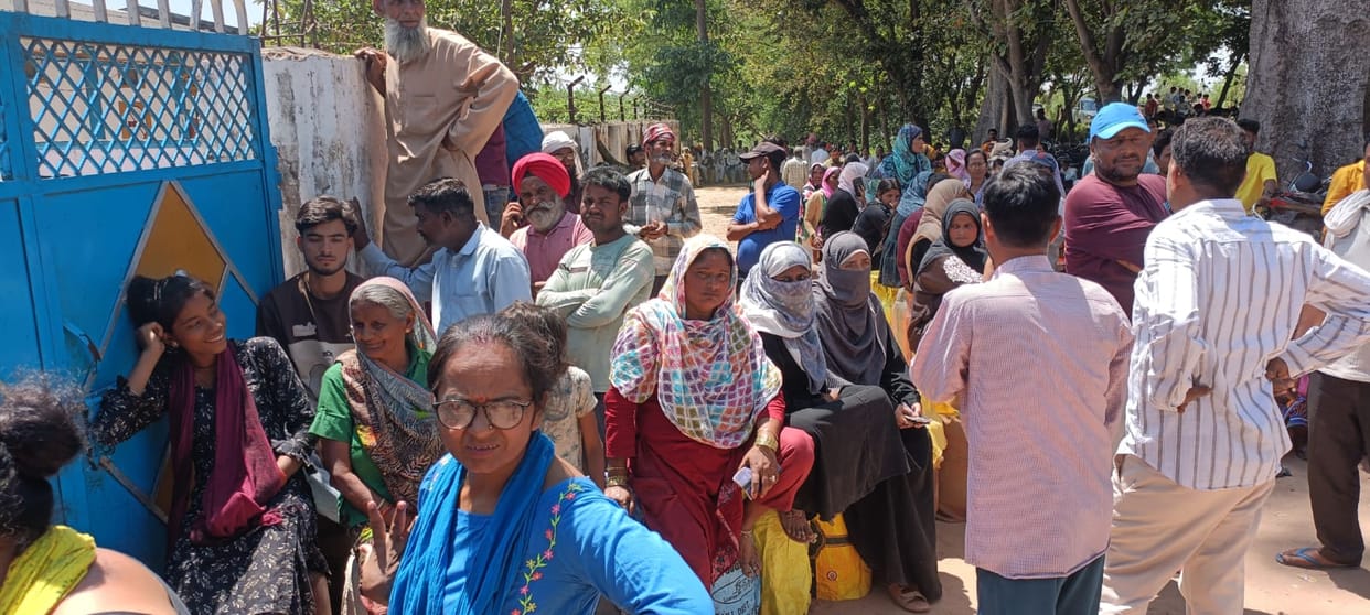 People are facing problems due to shortage of cylinders, making rounds of agencies.