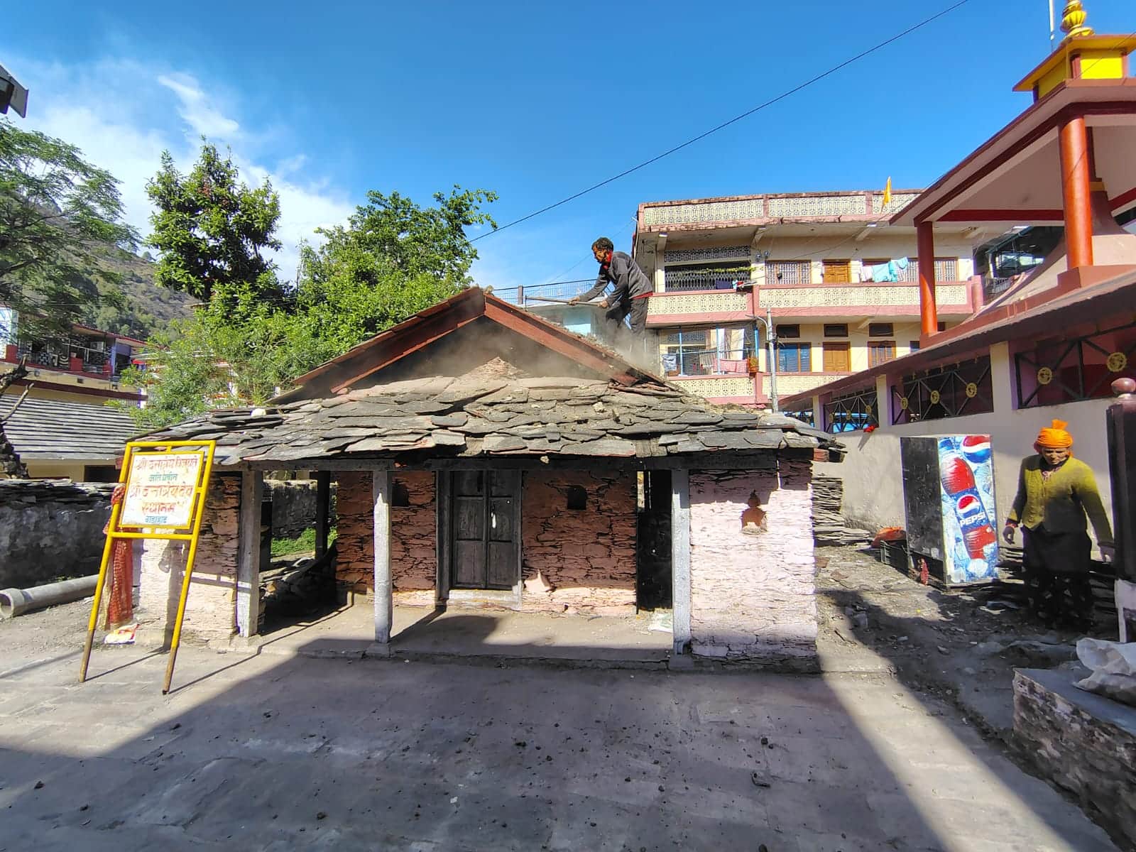 भैरव चौक में दत्तात्रेय मंदिर के नवनिर्माण का कार्य हुआ शुरू।  स्रोत: जागरूक पाठक।