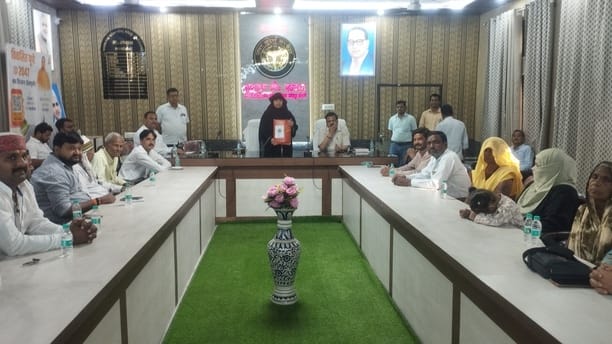 Municipality's budget of 17.8 lakh profit passed, councilors protested the construction of a cowshed near Indara Valley
