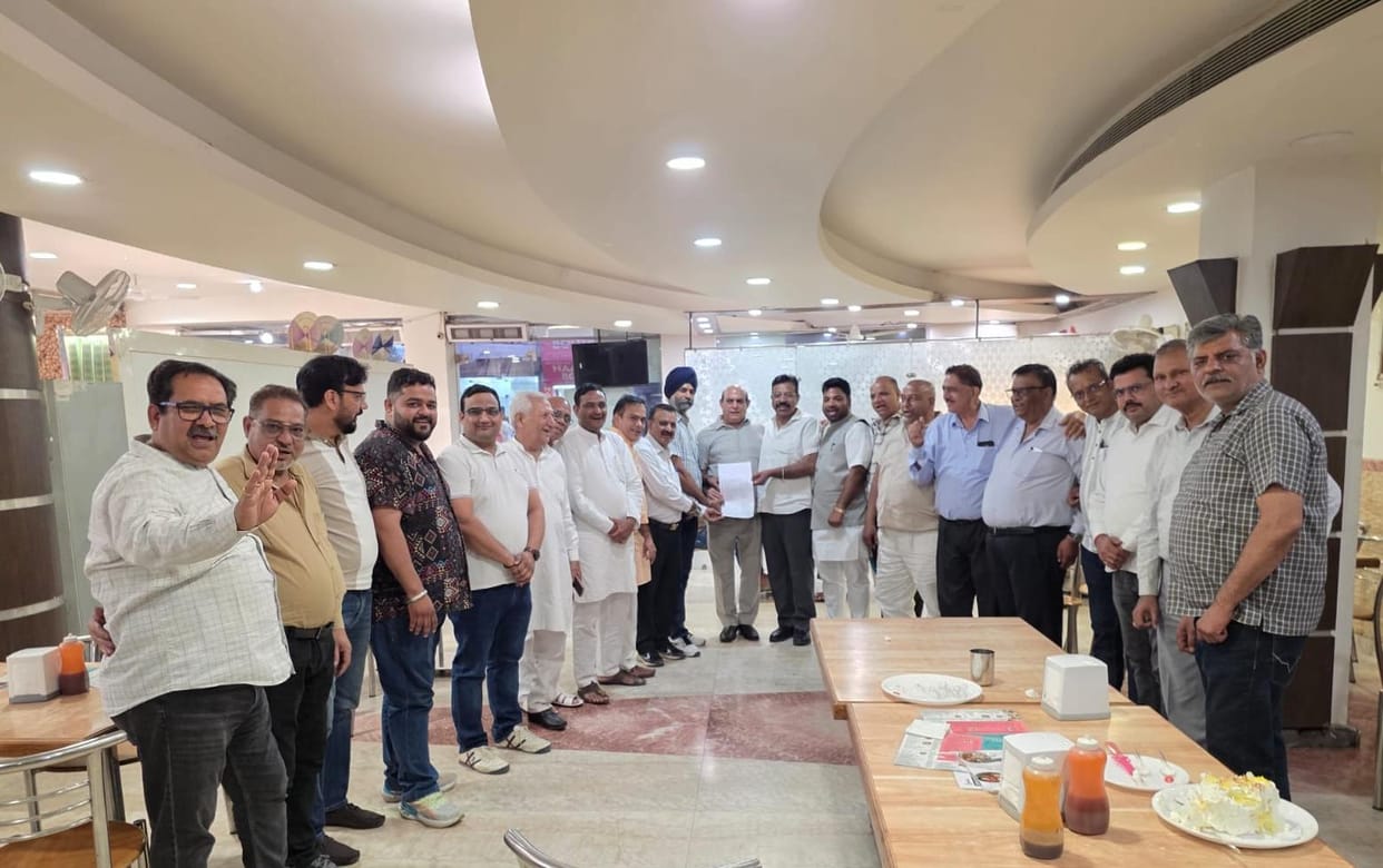 Heads of 28 markets protest against making Darshanlal the head.