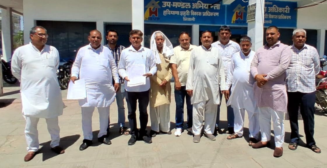 Bus operators met the SDM to protest against free and concessional travel in private buses.