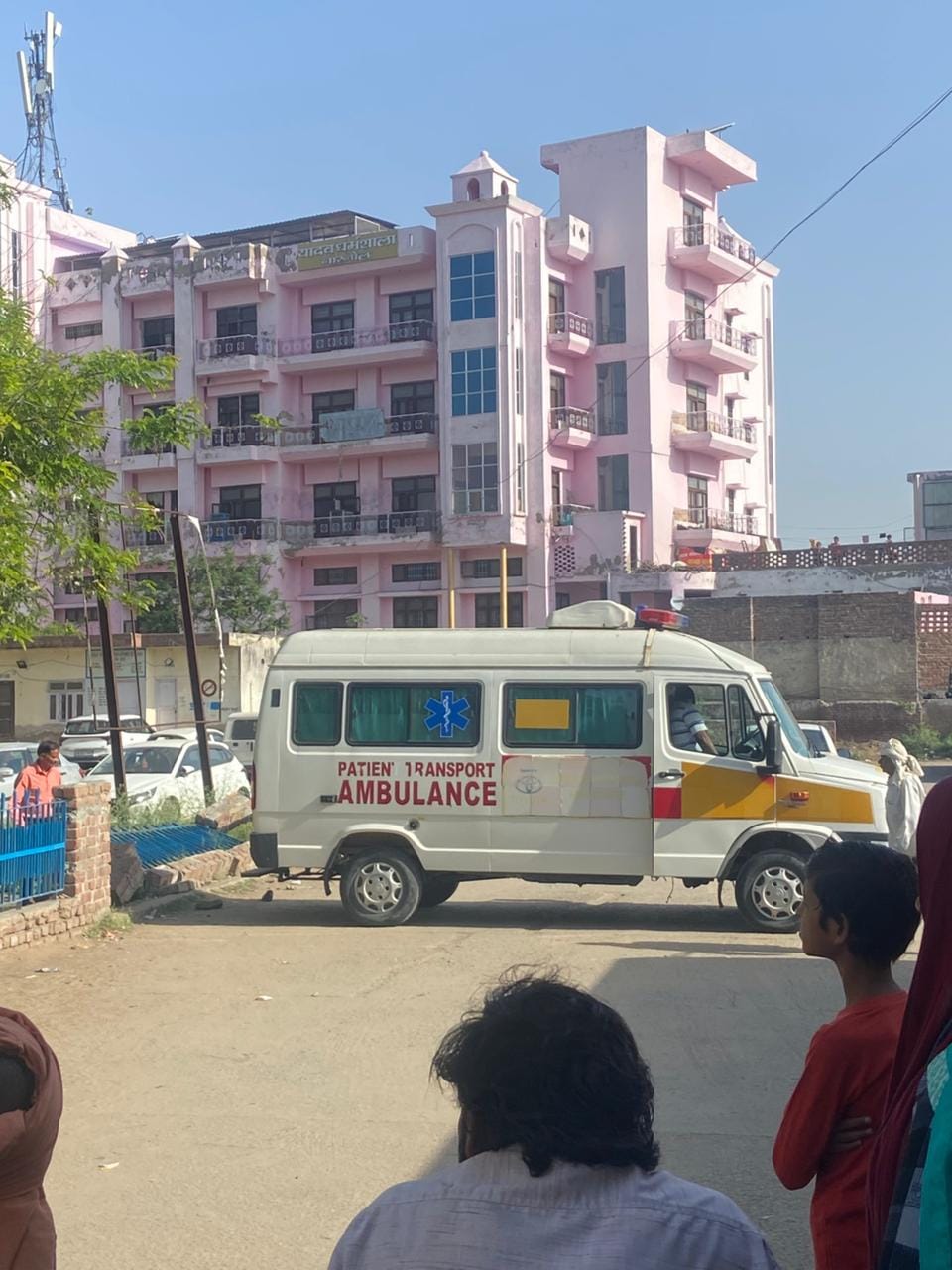 Peon dies of heart attack at bus stand