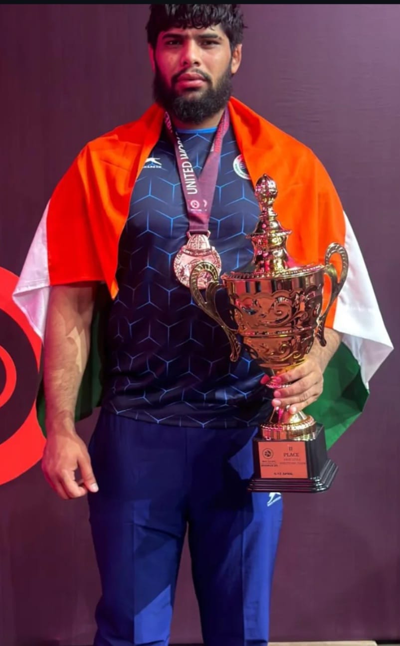 Dinesh Dhankhar of Goyla Kalan won bronze medal in Asian Wrestling
