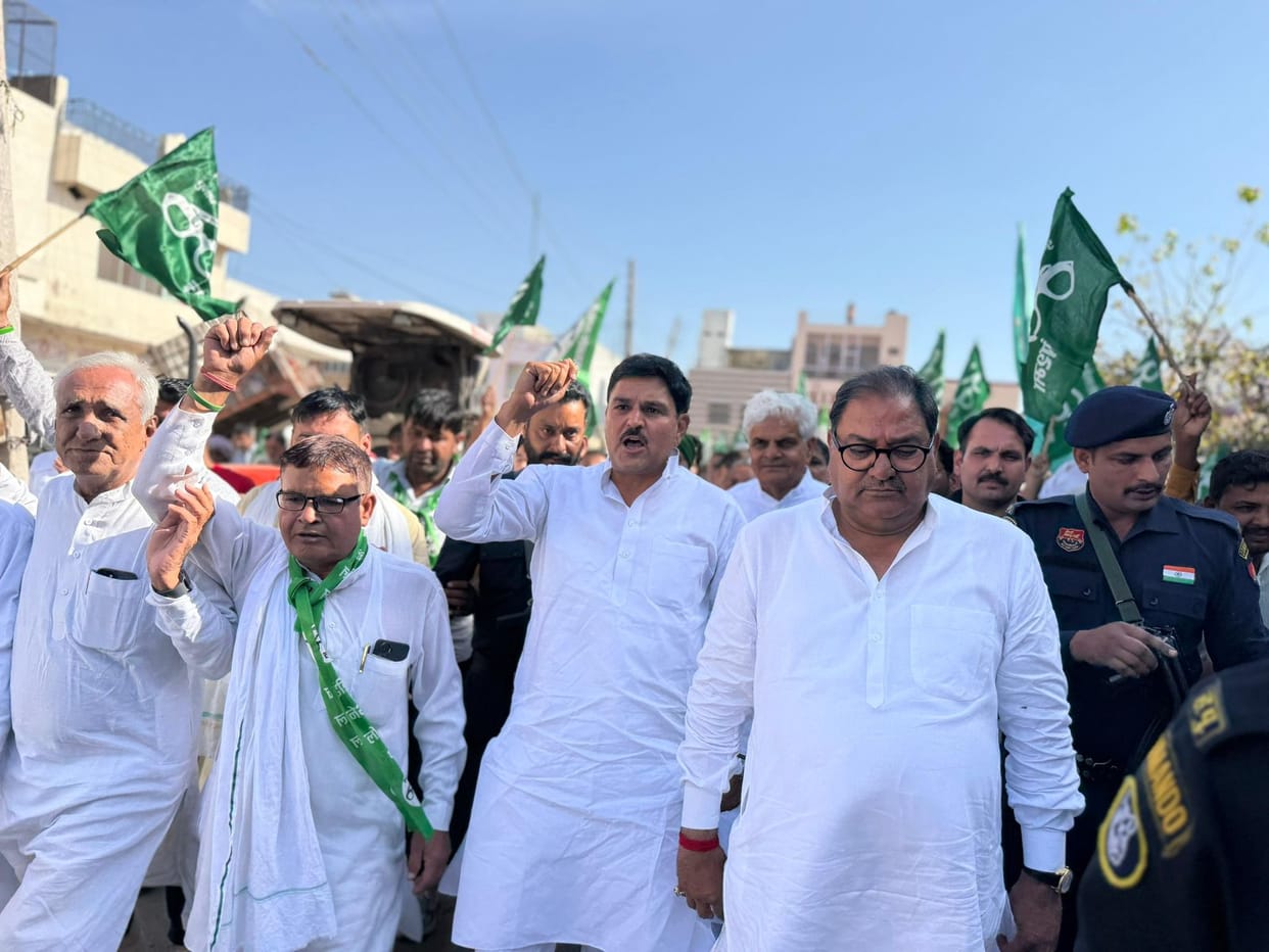 Questions raised regarding the government's functioning after allowing tractors to enter the market yard without gate passes.