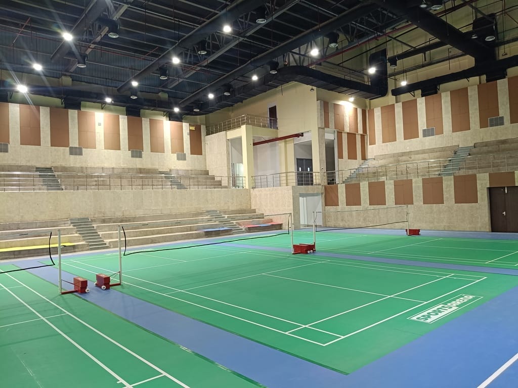 Players will not be shocked, as special maple wood flooring is laid in the indoor complex.