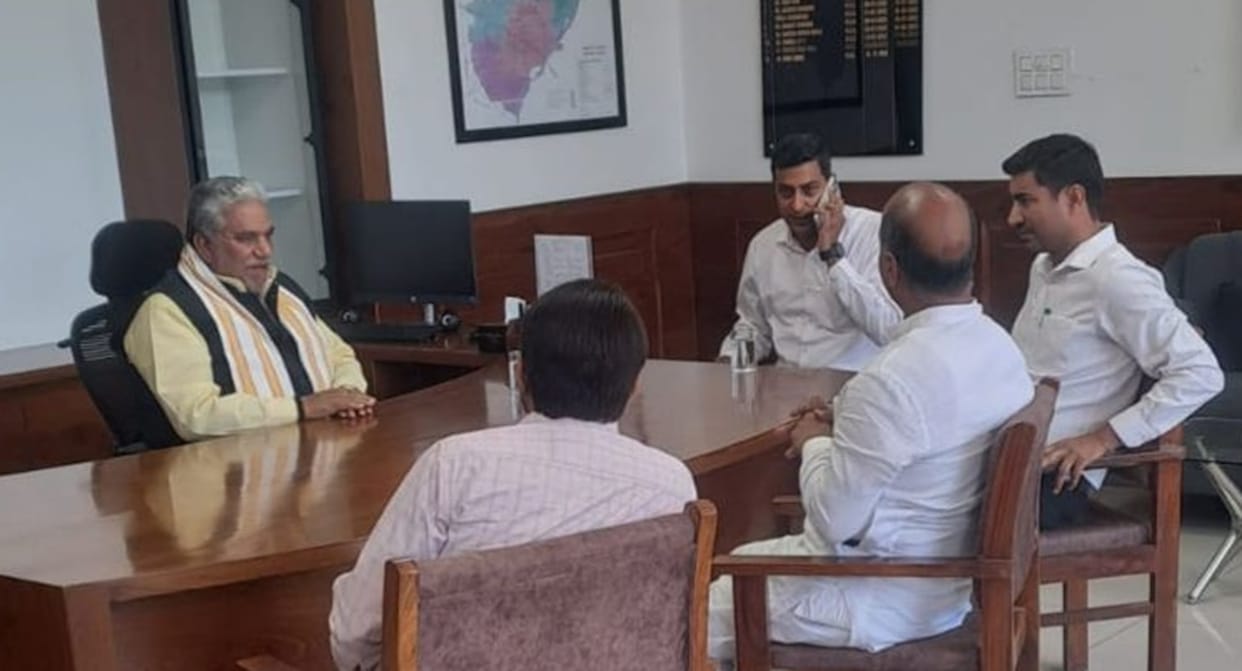 Minister Krishna Lal conducted a surprise inspection.