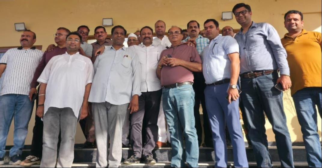Two arrested for extorting money posing as Environment Commission officials