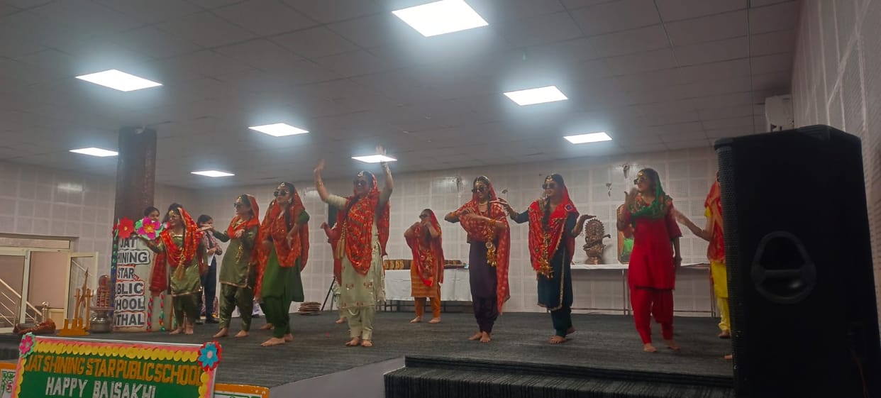 Dance performances captivated the mind, meritorious students were honored