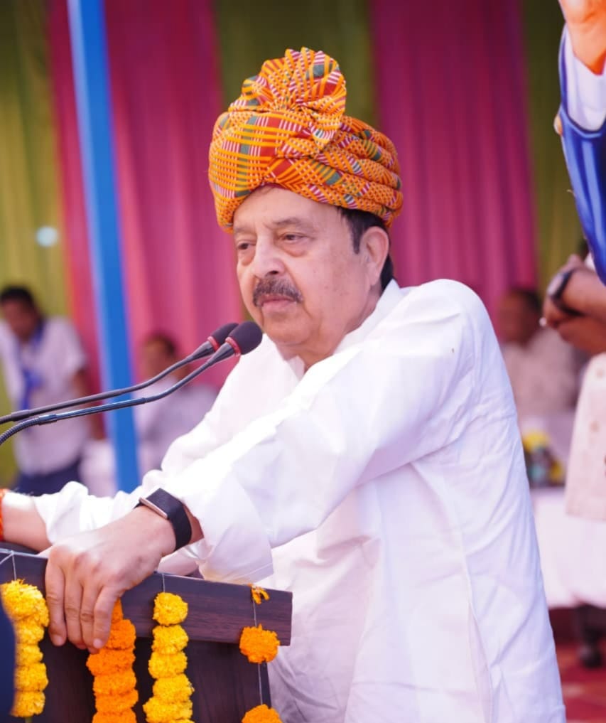 Minister Rao Narbir raised questions regarding the SYL and regional issues.