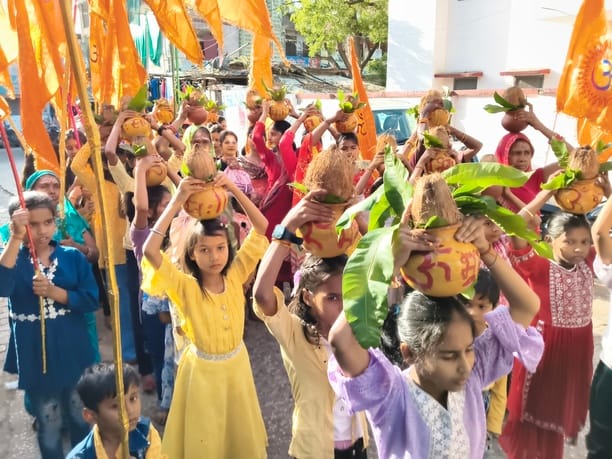 A Kalash Yatra was organized and a Jalabhishek performed on the Foundation Day of the Dugdheshwar Mahadev Temple.
