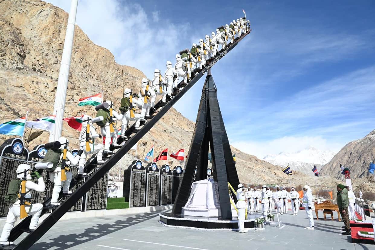 GoC 14 corps reviews operational preparedness of troops in Siachen sector in Ladakh