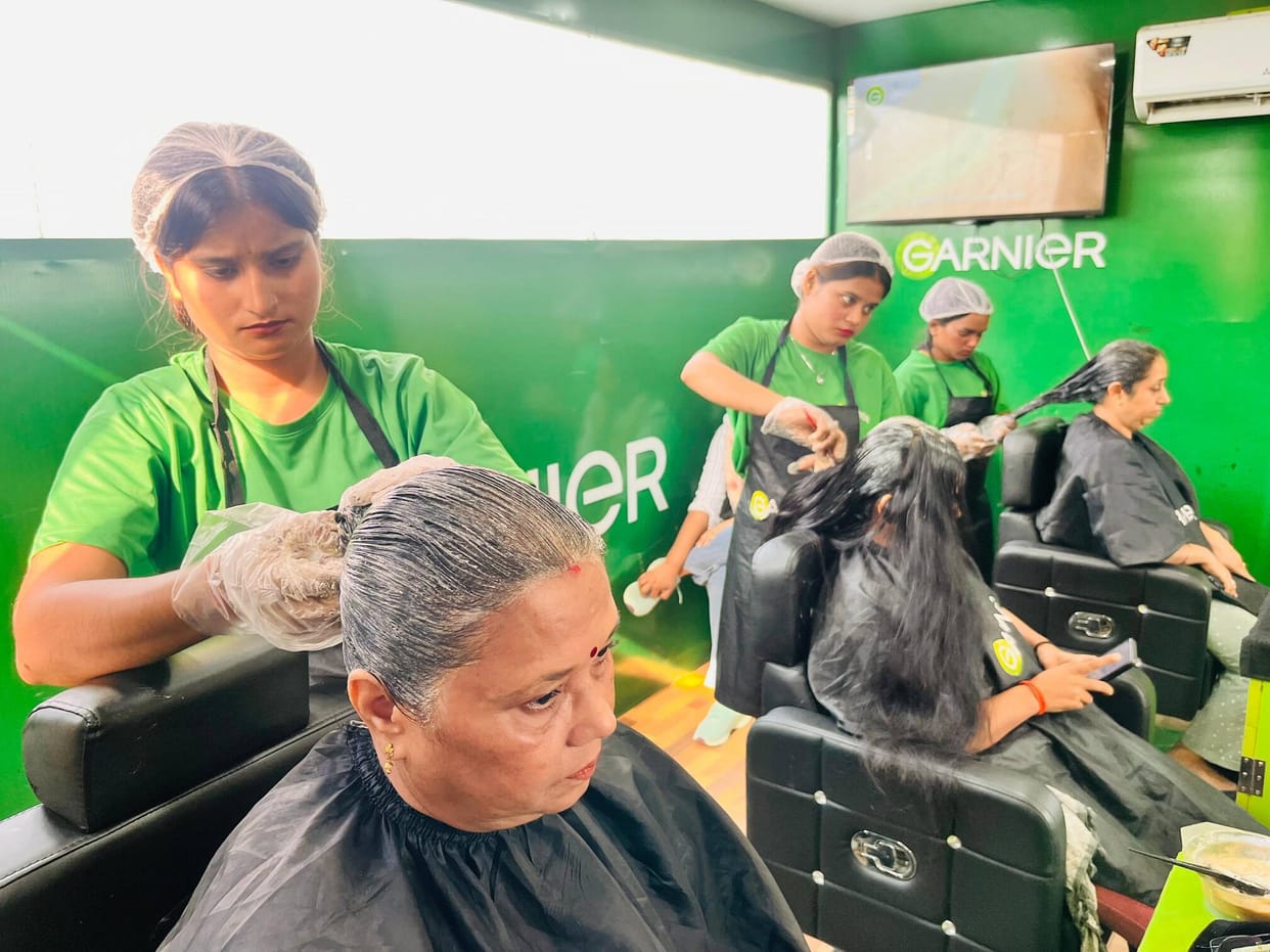 The Garnier Color Van will be in Jankipuram Vistar today.